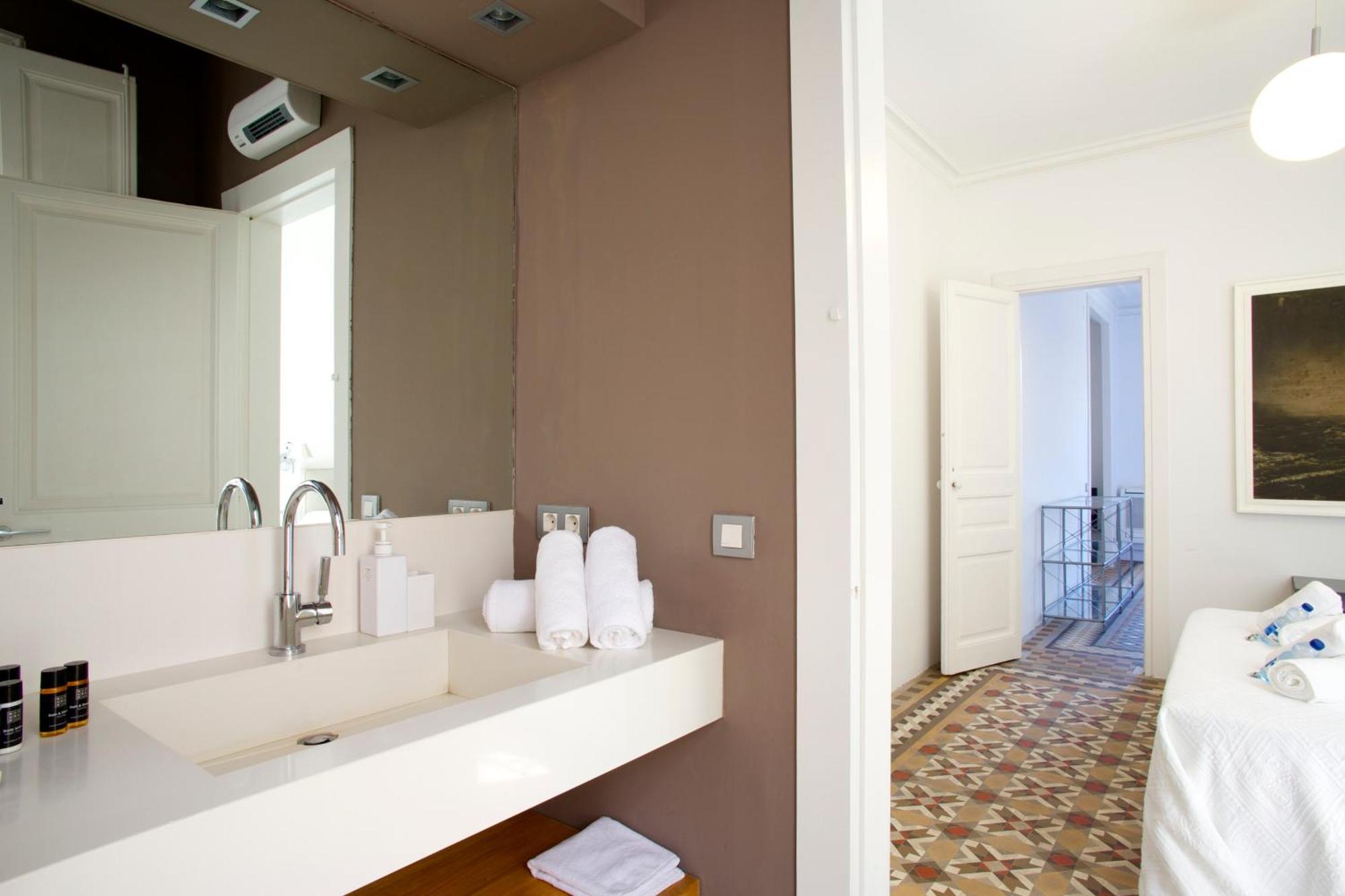 The Claris Suites II Barcelona Exterior foto