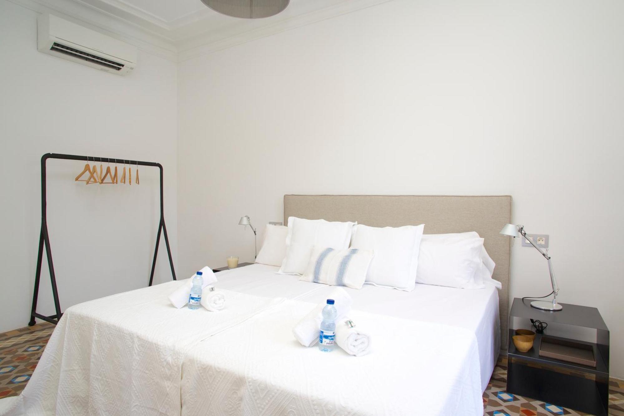 The Claris Suites II Barcelona Exterior foto